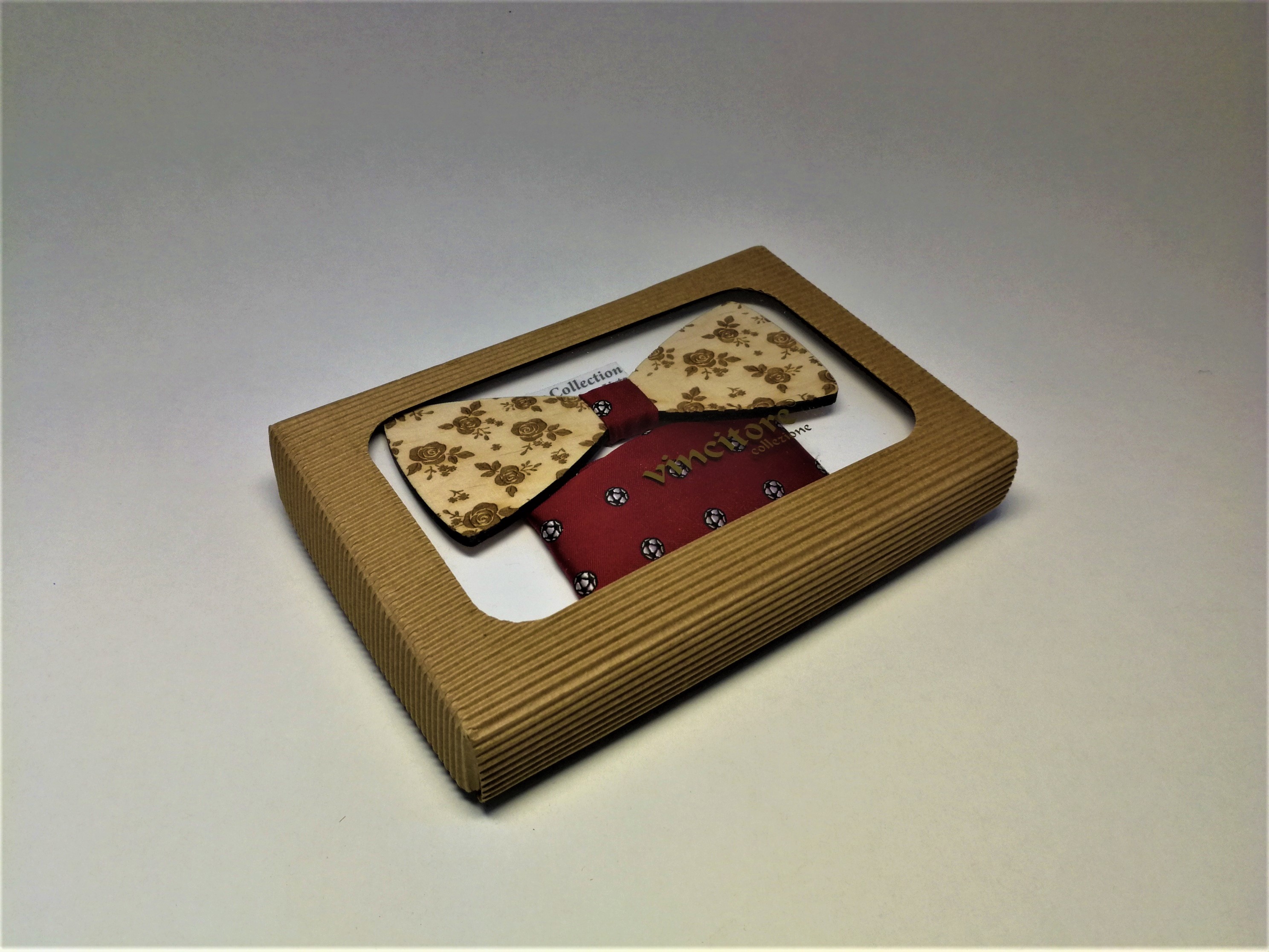 Pánský dřevěný motýlek s kapesníčkem - červená 115